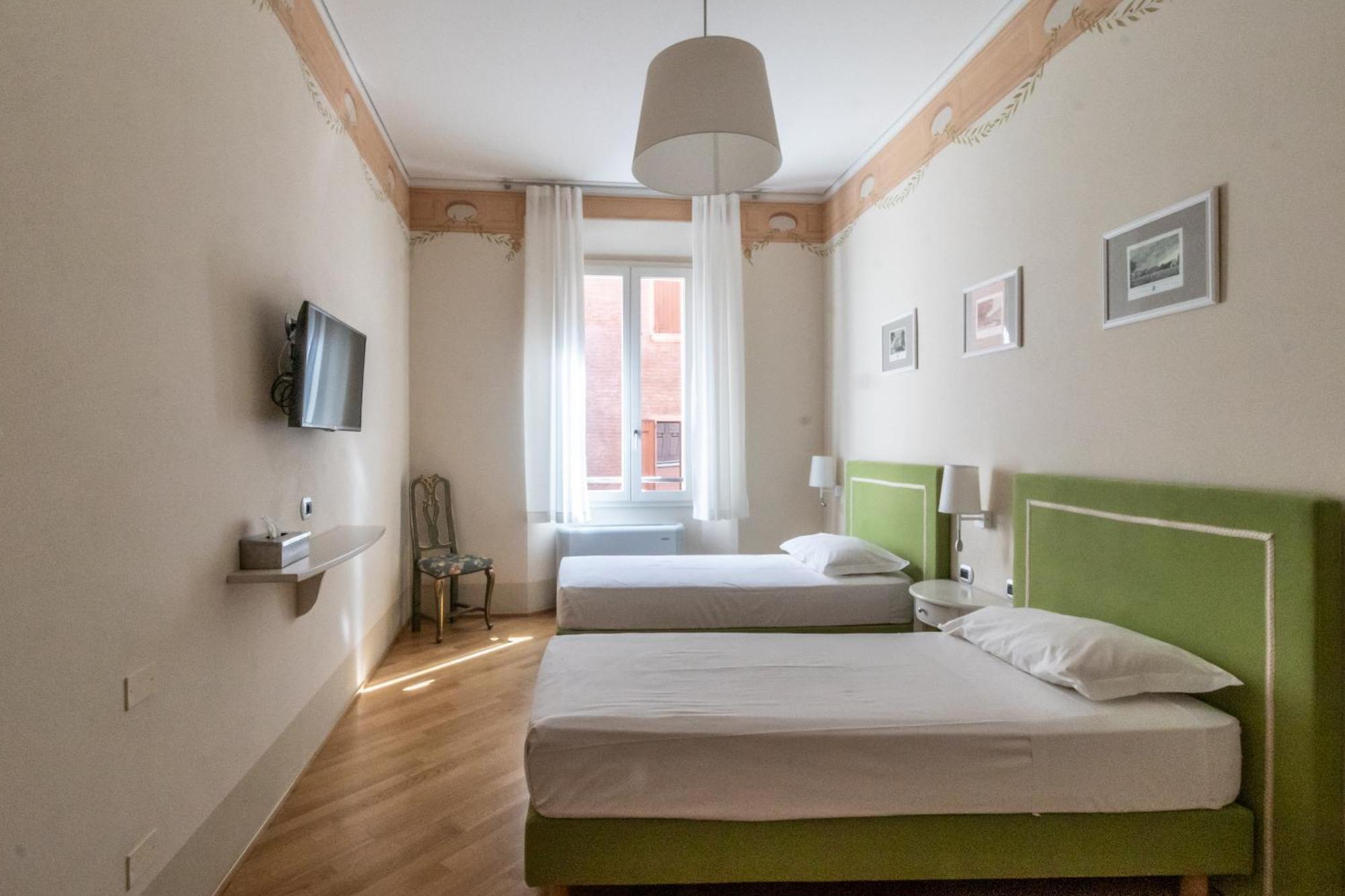 Casa Isolani Luxury Rooms Piazza Maggiore 1 Bolonia Zewnętrze zdjęcie